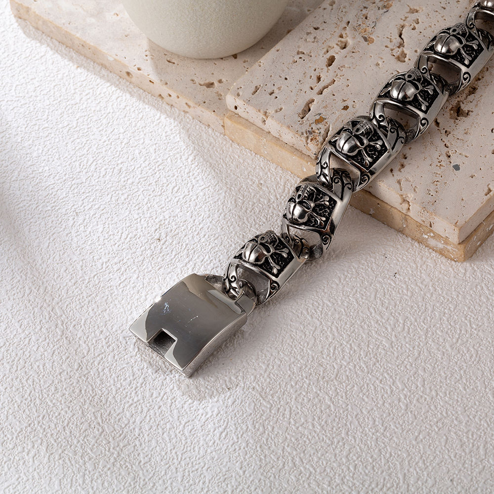 The Vicious Skull Link Bracelet for Men's